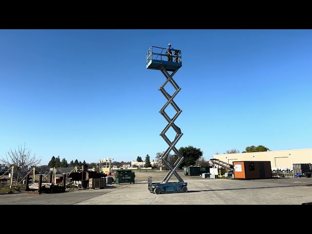 Lot C-0141: Genie GS-3246 Electric Scissor Lift - 31' Max Lift Height