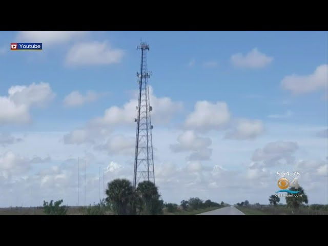 Shortwave Radio In Central Florida Carrying Latest War News To Russia