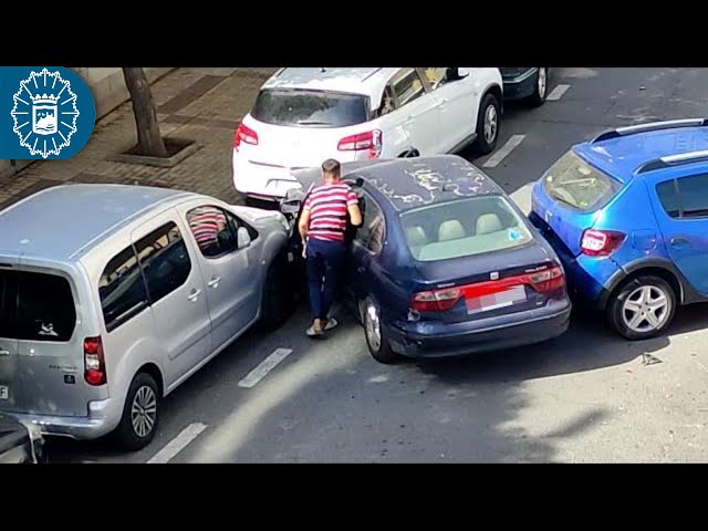 211016 #PolicíaLocalMálaga 🚔 Detenido tras dañar 9 vehículos con un coche sustraído y sin carné