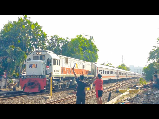 CC 201 83 33 SMC ~ KA COMMUTER LINE BLORASURA | Surabaya pasar turi - Cepu Lepas Surabaya pasar turi