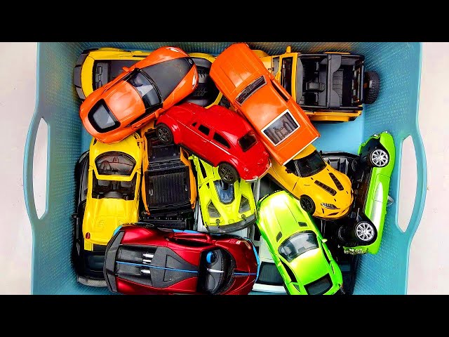 BOX FULL OF Model Cars /Honda Civic, Bugatti Divo, McLaren 650s, Audi Rs7, Ford Raptor, Ferrari sf90