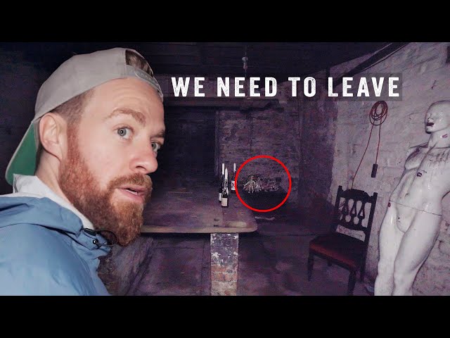 EXPLORING A HAUNTED MANSION (we found some weird stuff)