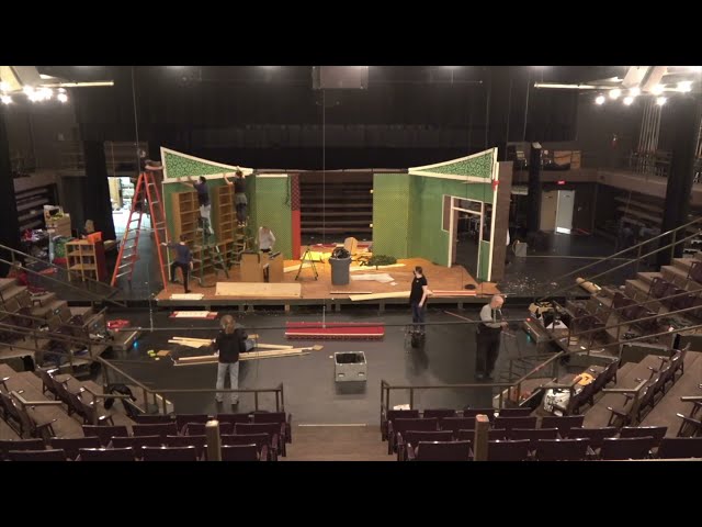 Striking the Set of 'Winter Wonderettes'