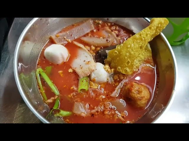 Thailand Street Food | Thai Noodles Soup Style -Tasty Khana