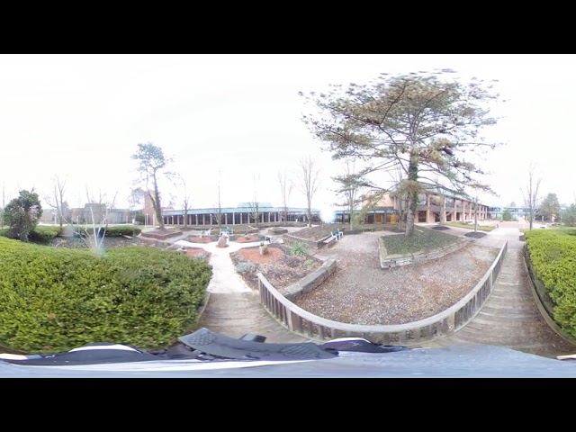 Walk with me 360: College Courtyard