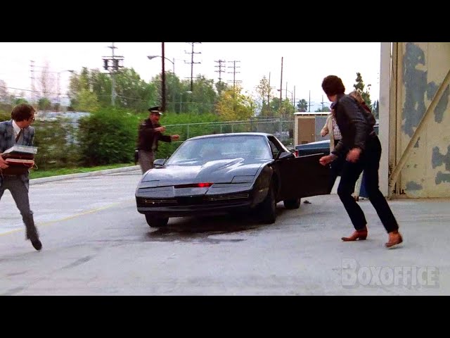 KITT Saves Michael From Some Goons | Knight Rider CLIP