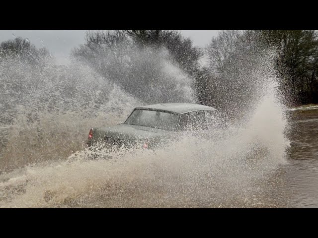 Crazy Drivers and Epic Fails || Vehicles vs Deep Water || Uk Flooding Compilation