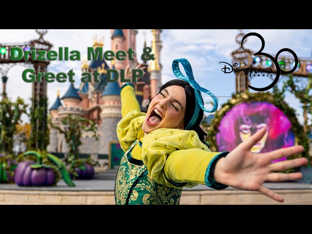 8K Drizella Meet & Greet at Disney Villains' Den during Halloween at Disneyland Paris in VR180 3D