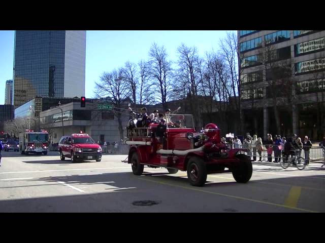 FIRETRUCKS at the Saint Louis Veterans Welcome Home Parade