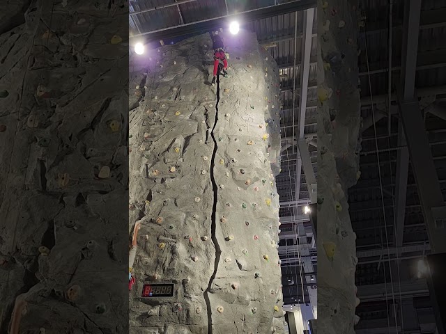 Climb master....spider 👧 #climbing #rockclimbing #familytime #fun #bouldering