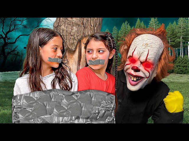 EL PAYASO ASESINO TIENE A LAS NIÑAS EN LA ISLA ABANDONADA *