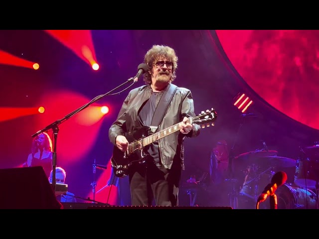 Jeff Lynne ELO “Evil Woman” 2024 LIVE front row St. Louis, MO 9/6/2024