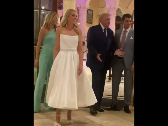 President Trump  🎉shares a special moment with the family !  💑