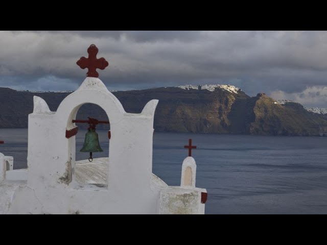 Santorini targeted by fake volcano eruption videos