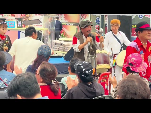 the magical world of korean street singers/korean culture /4k Malikshahbaz.korea