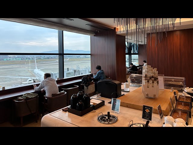 JAL Diamond Premier Domestic Lounge - Osaka International Airport Itami ITM