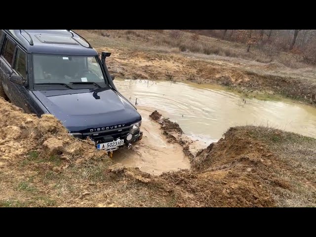 Land Rover Discovery 2 vs Mitsubishi Pajero Sport Off Road vs Big Mud Hole