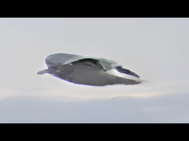 AI Corrects Three UFO Photos From Nov 2005! Vancouver Island, Canada! UAP Sighting News.