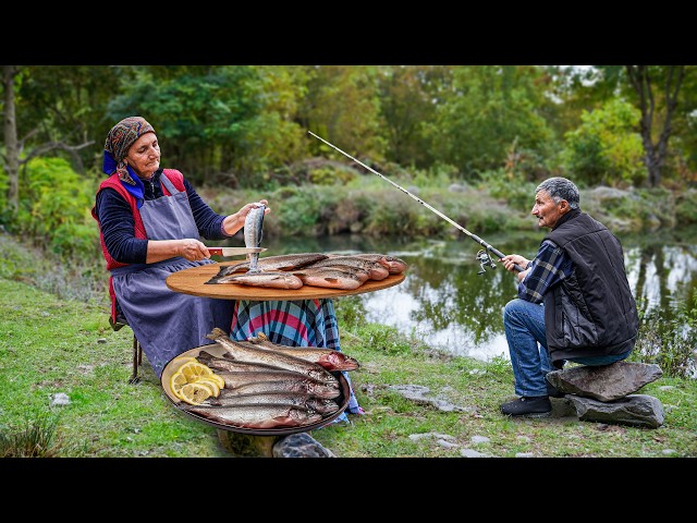 Fried Fish with Green Onions! Relaxing Family Picnic in the Mountains