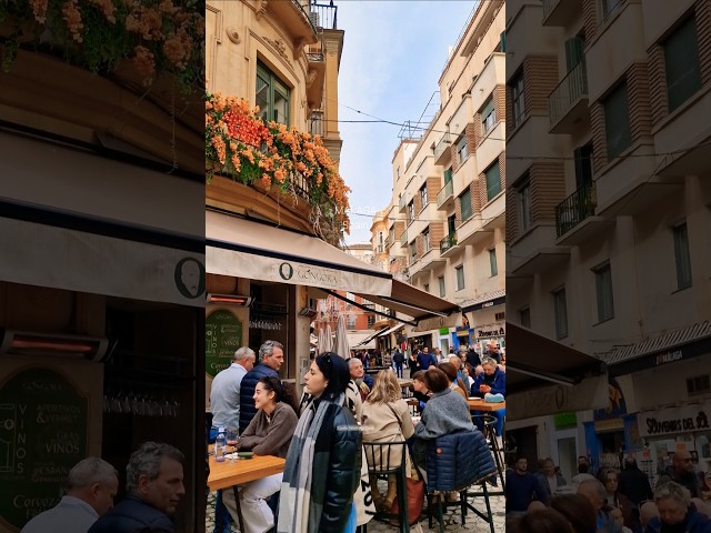 📍MÁLAGA 🇪🇦 City Walking Tour - The Beautiful City on Costa del Sol, Spain #city #spain #travel