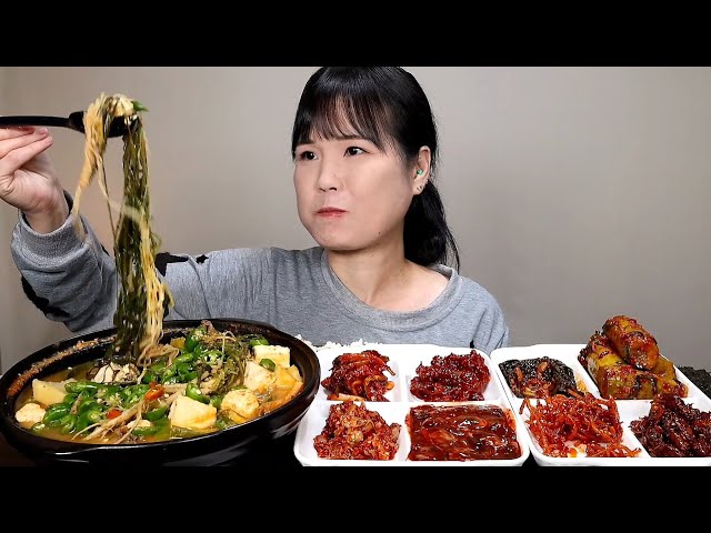 mukbang, spicy, kimchi. ASMR.