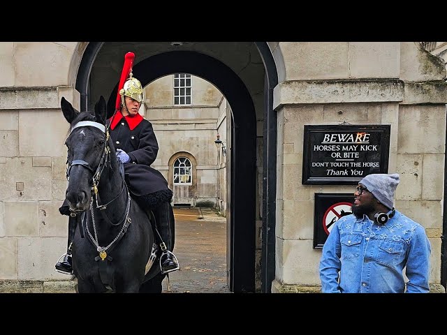 They're BACK! New faces take no nonsense from tourists at Horse Guards!