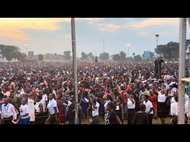 70,000 People Worship JESUS in Uganda! Wow!!