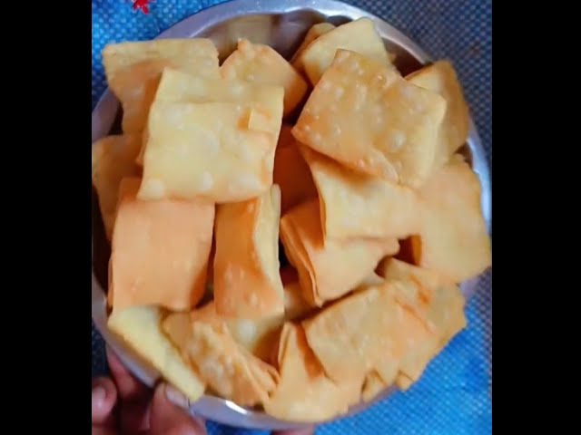 अण्डा मे मटर डालकर बनाए ये रेसिपी .🤗😋🥔 .