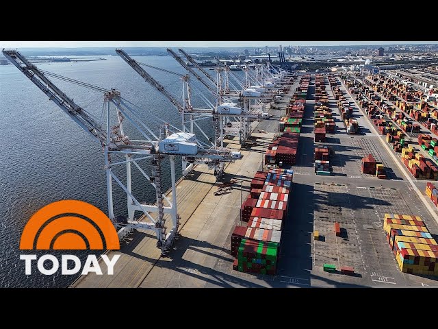 Port strike ends after dock workers reach contract agreement