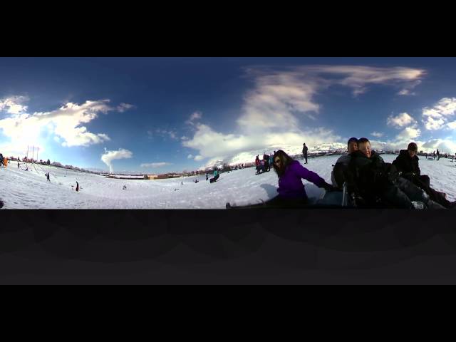 Family sled time - 360°