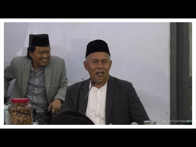 KH. MARZUQI MUSTAMAR II MILIH PEMIMPIN IKU YANG TIDAK TERLALU MUDA DAN TUA SREGEP SHOLAT