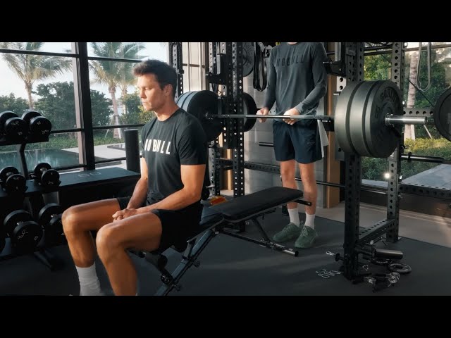 Tom Brady Max Bench Press?!