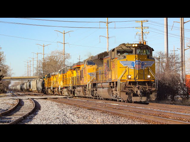 UP 9696 (CNW Paint) And 3 Other UP Dash 9s Trail On UP MALPR In Highland Park IL - 12/26