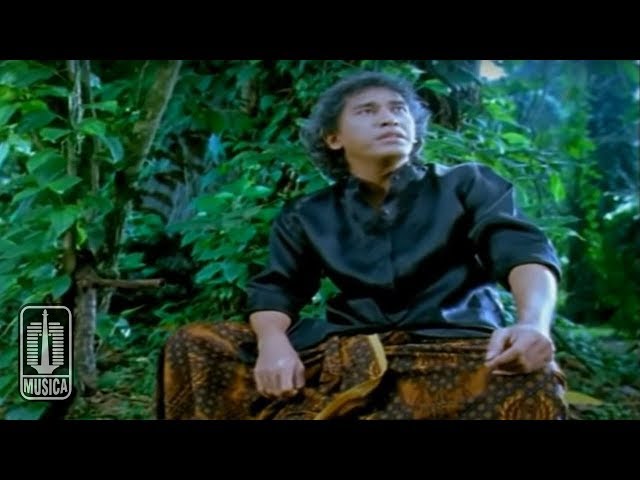 Iwan Fals - Kupu - Kupu Hitam Putih (Official Music Video)