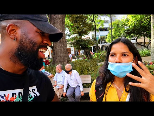 Learning Colombian Slang In Medellín 🇨🇴 | Spanish Listening Comprehension Practice