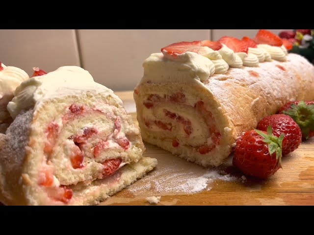 Roll cake with strawberries, simple and tasty