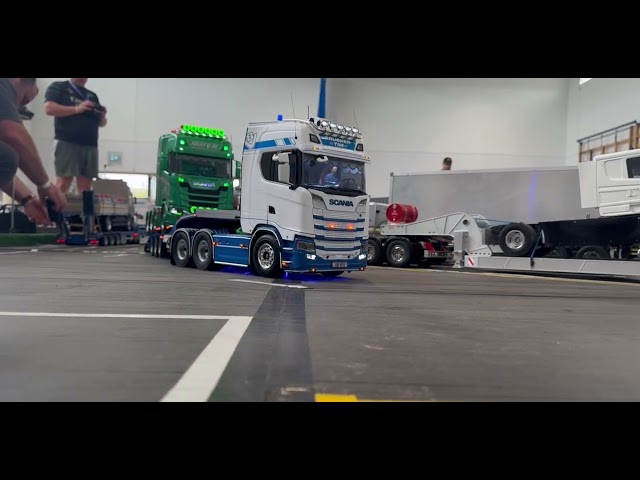 Trucker Tim RC low loader @TruckerTim