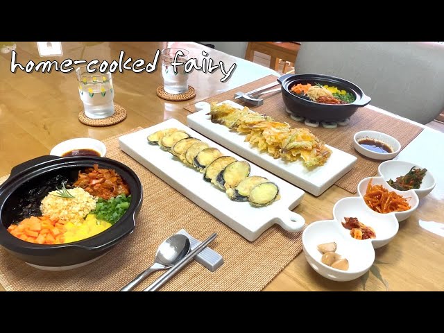 Koreanfood)Pumpkin flower tempura,flying fish roe rice, oybean paste stew,pickled cabbage,