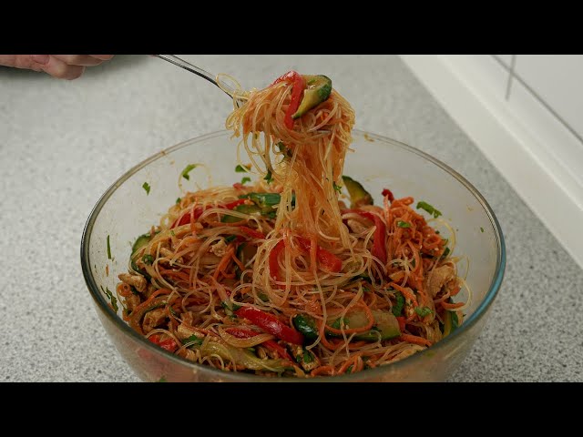 Everyone can cook this Asian salad! An amazing and very simple recipe 😋