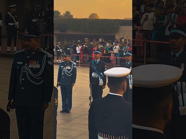 National war memorial india gate new delhi #viralshort #travel #indiagate #nationalwarmemorial