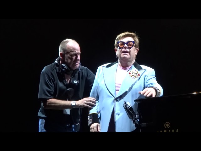 Elton John Auckland Concert - The Finish