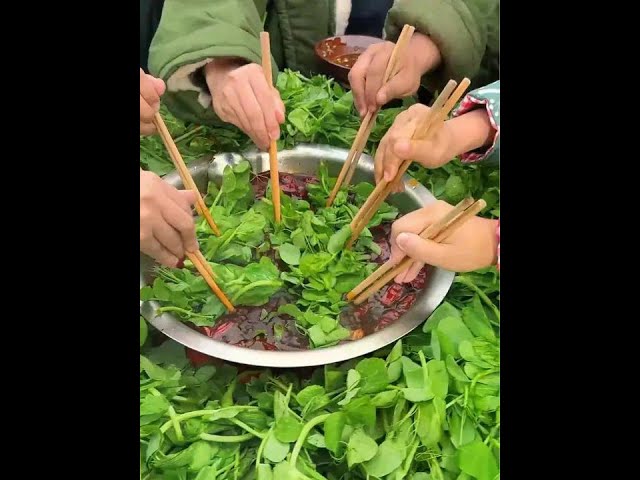 How to open hot pot# Sichuan elder brother Sichuan sister-in-law# I speak for Yibin club cattle# fu