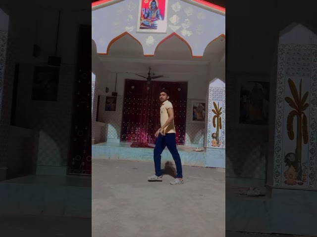 Gujrati garba song pe dance #youtubeshorts #tendingdance #funny