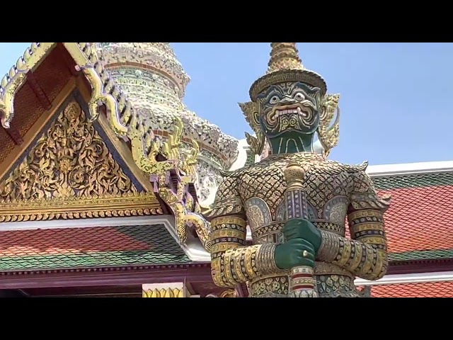 #Bangkok Wat Phra Kaew | Temple of the Emerald Buddha | Guardian Giants.