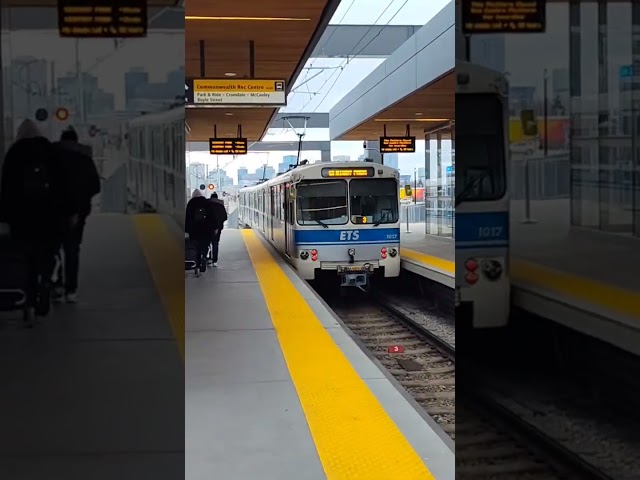 Siemens-Duwag U2 Train Leaving Stadium Station #train #edmonton #edmontonlrt #etslrt #transit