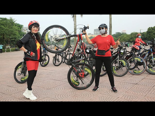 Bike Tour Hanoi . Ô Quan Chưởng 360 độ video