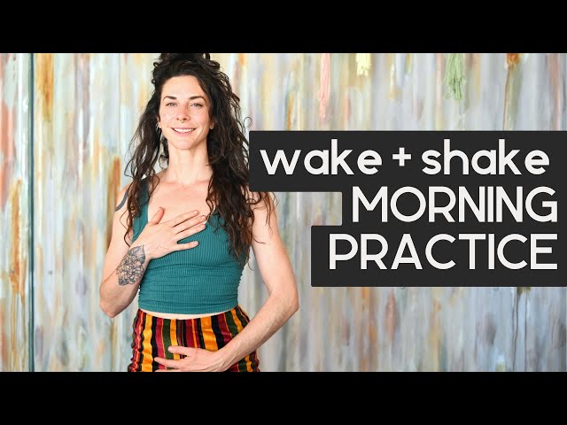 10 minute Morning Wake + Shake Yoga | A Practice for Grounding + Energy!