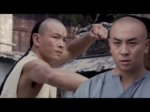 Kung Fu Movie! The boy who was often picked on was actually a deep-cover Kung Fu master.