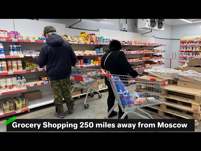 4K GROCERY STORE ON THE OUTSKIRTS OF A TYPICAL RUSSIAN CITY