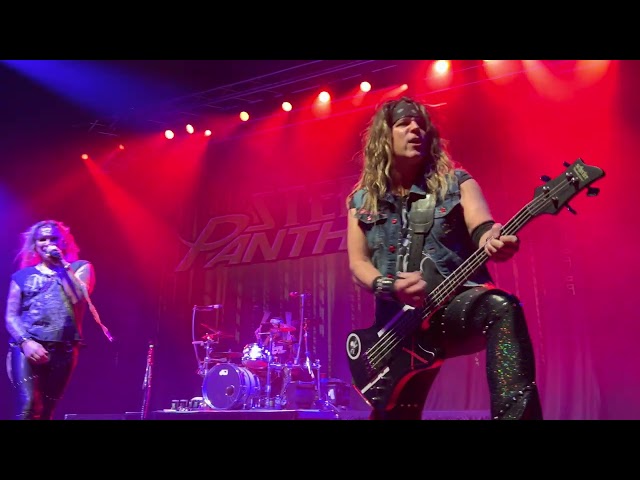 Steel Panther: Never Too Late (To Get Some Pussy Tonight) [Live In Waterloo 12-2-2022] [4K]